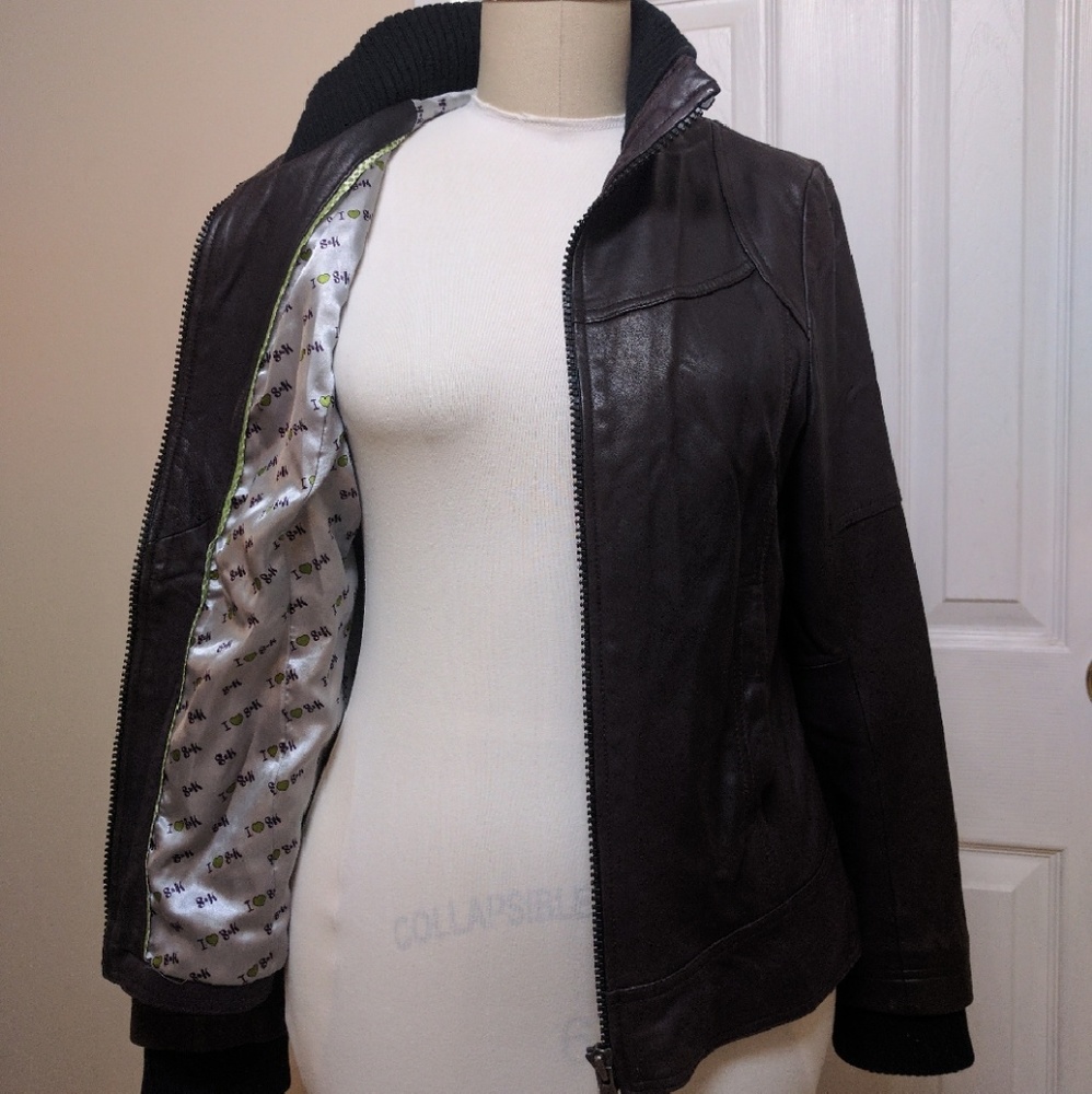 Leather bomber jacket with ribbed neck and cuffs