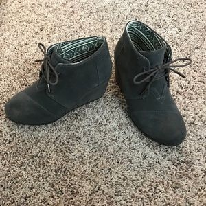 TOMS wedges grey suede