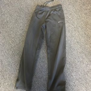 Dark grey Nike therma-fit sweatpants