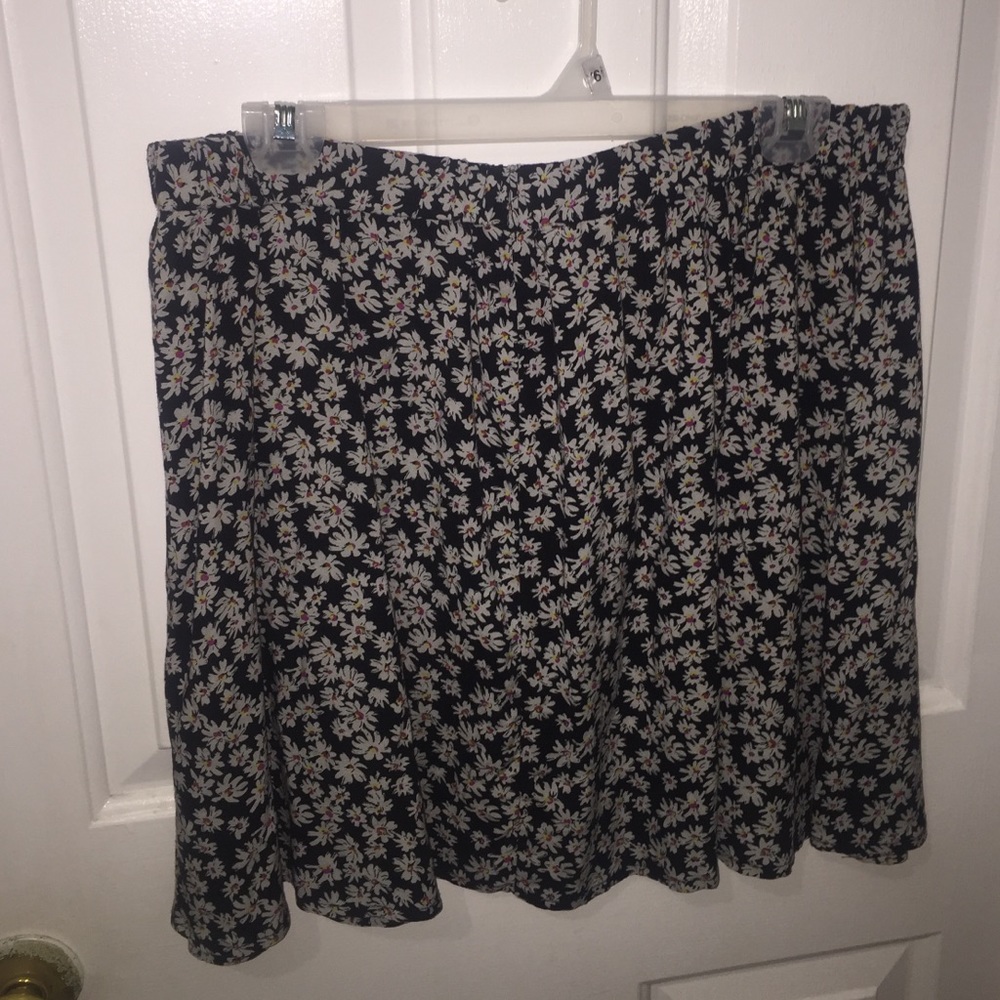 Daisy circle skater skirt