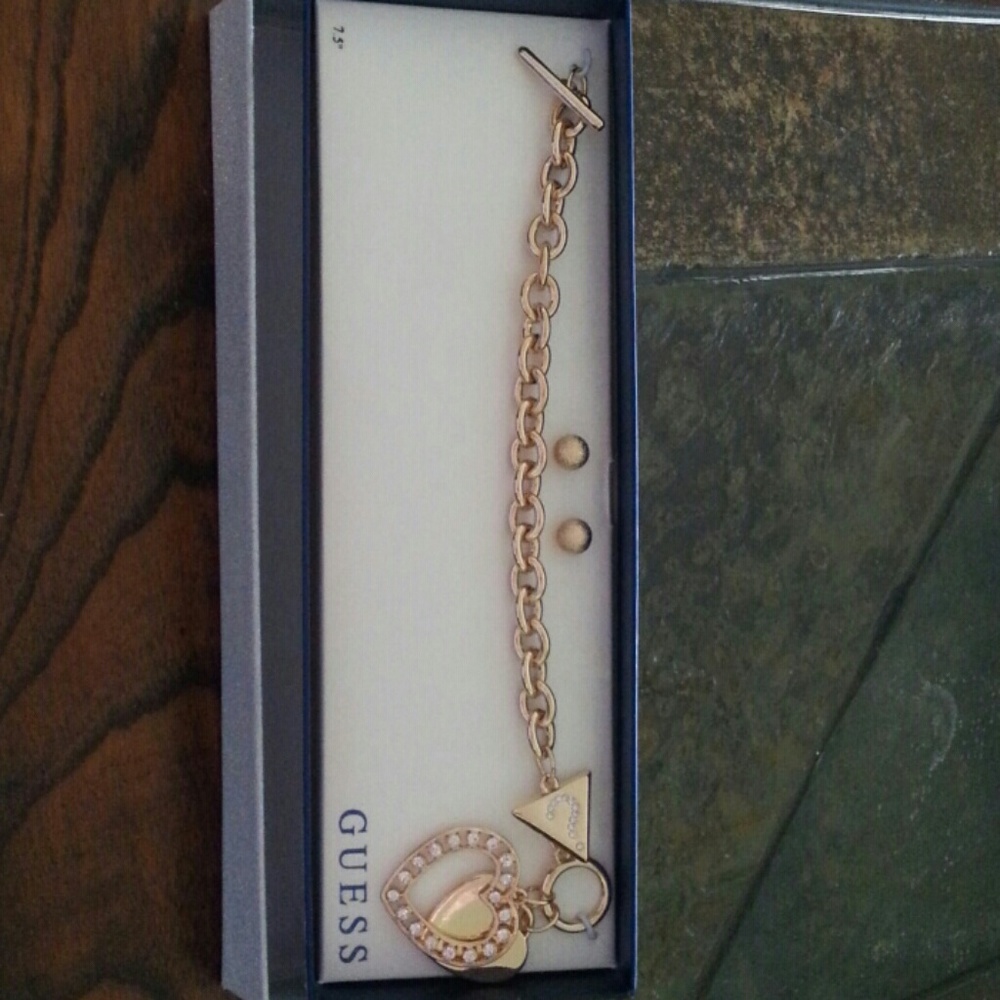 Guess Braclet w/earrings..NWOT