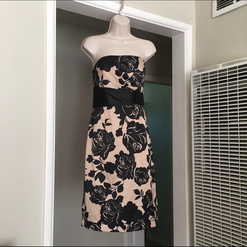 White House black-market Sleeveless dress dress 8