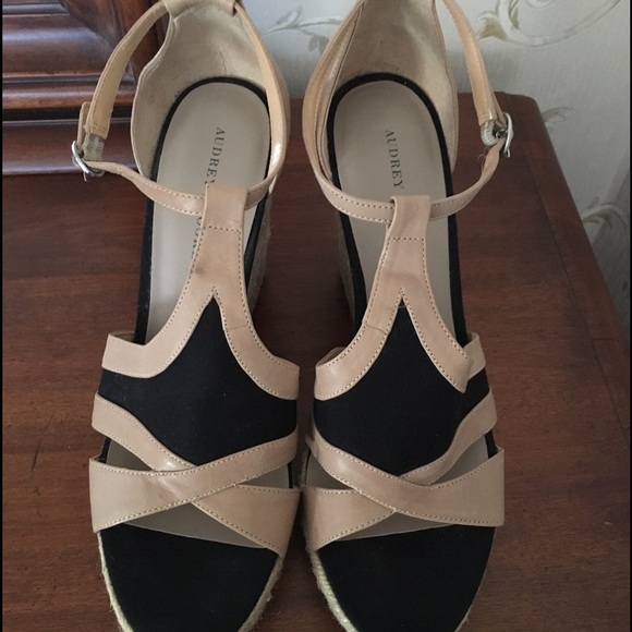 Black & Tan Wedges - Picture 2 of 5