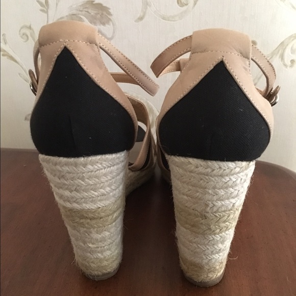 Black & Tan Wedges - Picture 3 of 5