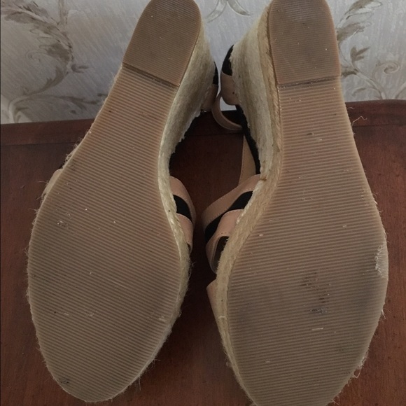 Black & Tan Wedges - Picture 4 of 5
