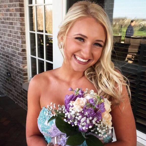 Meet your Posher, Olivia - Picture 1 of 1