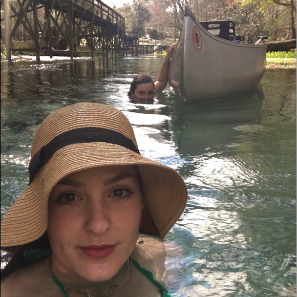 Meet your Posher, Lilly - Picture 6 of 7