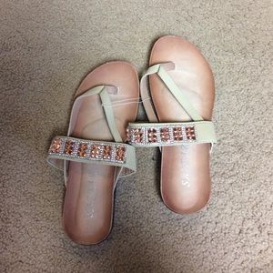Jewel sandals!