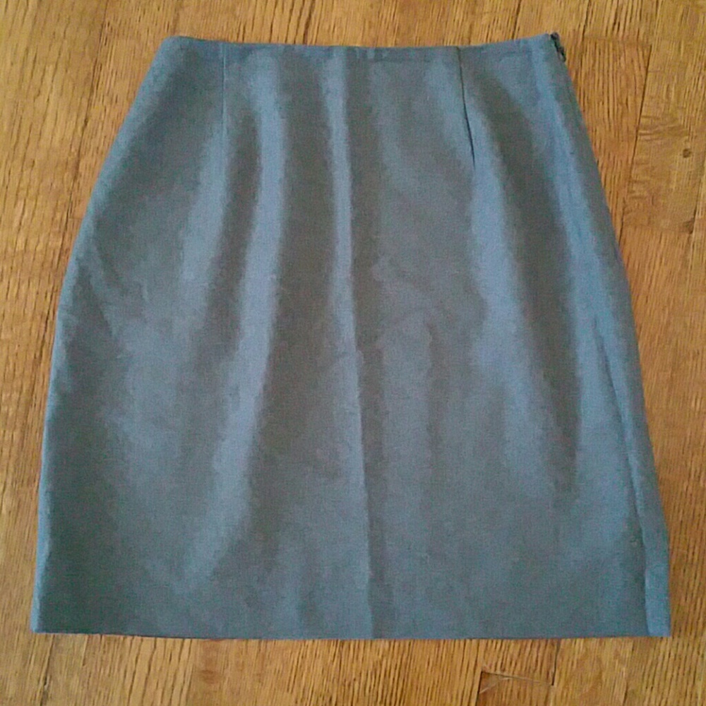 Amanda Smith pure wool skirt size 4 - gray