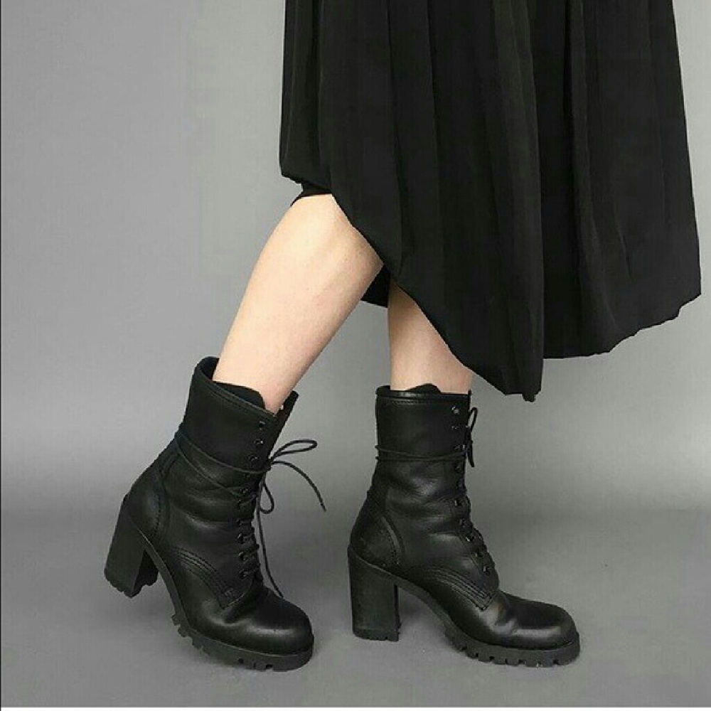 Vintage Black Guess Leather Boots from 90's