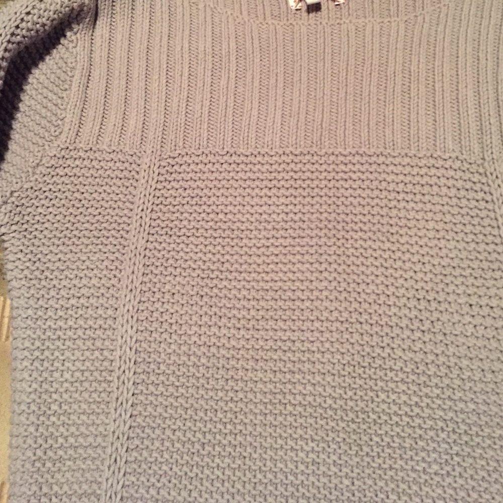 Sweater Excellent Condition - Picture 3 of 4