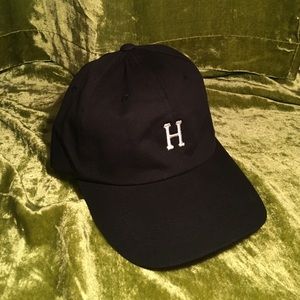 HUF classic H curved brim 6 panel hat!