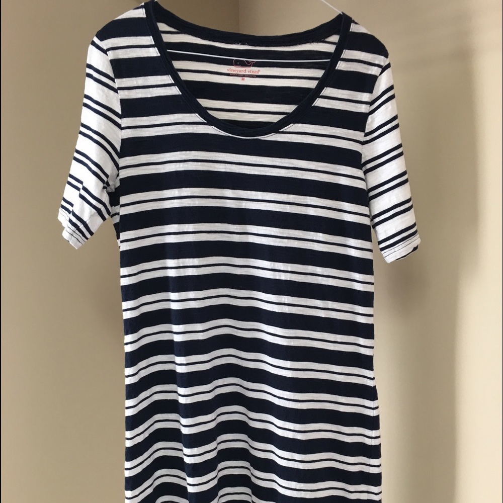 Like New Vineyard Vines navy stripe dress