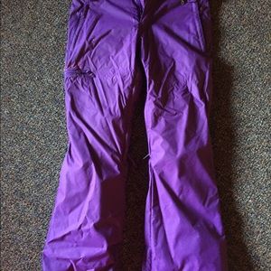 Women's snowboard/ski pants.