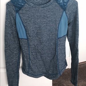 Lululemon Size 2 Long Sleeve Top