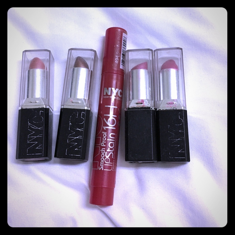 NYC lip bundle.
