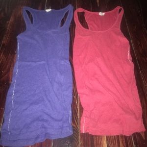 2 VS tank tops