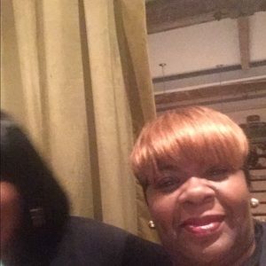 Meet your Posher, Debra