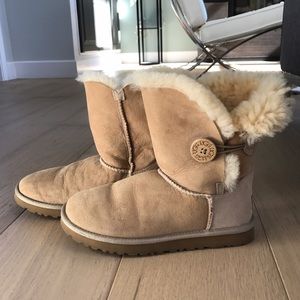 UGG Beige Bailey Button