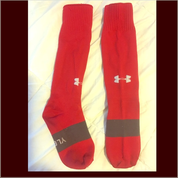 NWT Under Armour U6464S1 Youth Boys Mountain Big Camo OTC Gold Gear Socks $18