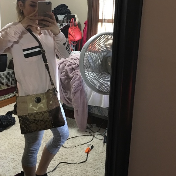 Coach purse with strap! SALEEEE💕💕💕💕💕 - Picture 2 of 4