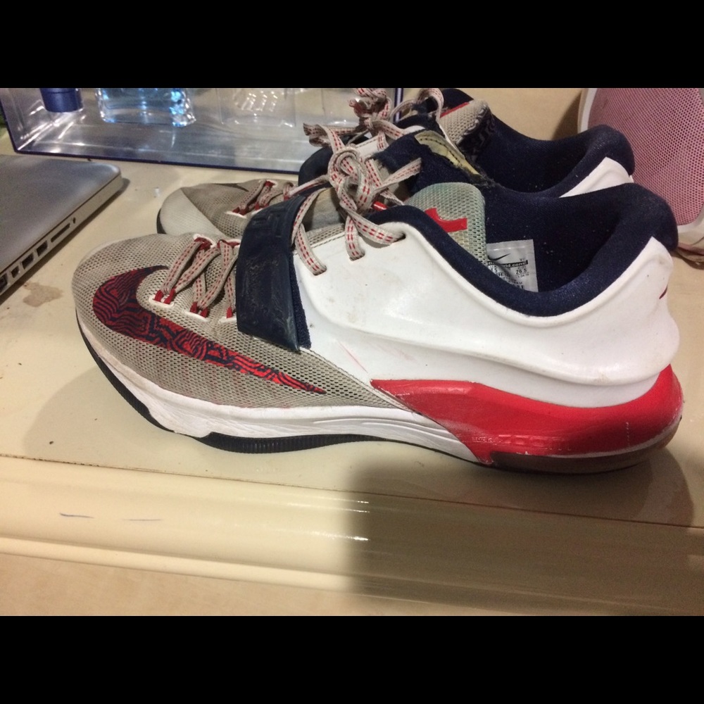 KD basketball shoes