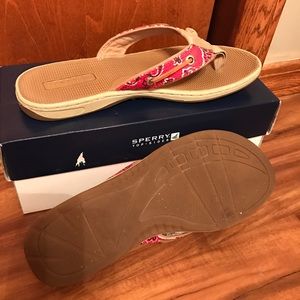 Sperry sandals