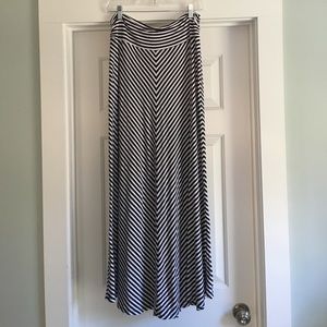 Merona Navy & White Maxi skirt