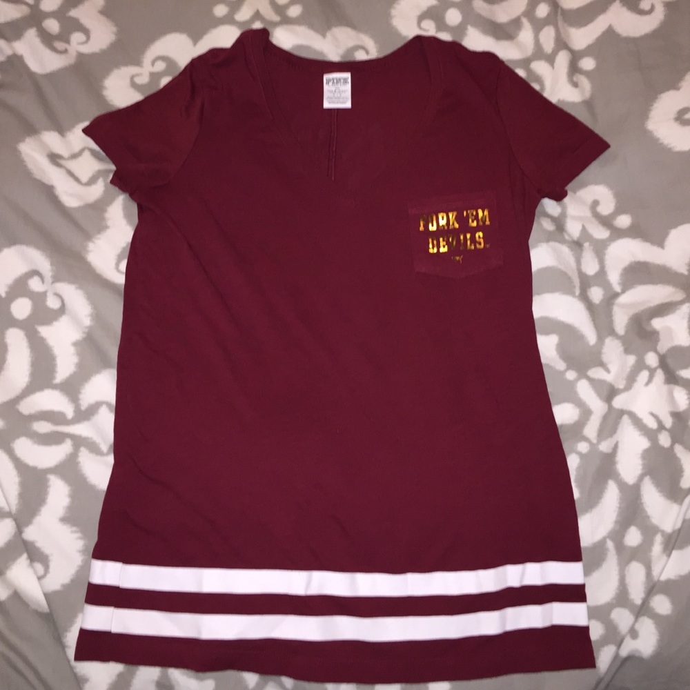 VS Pink ASU v neck