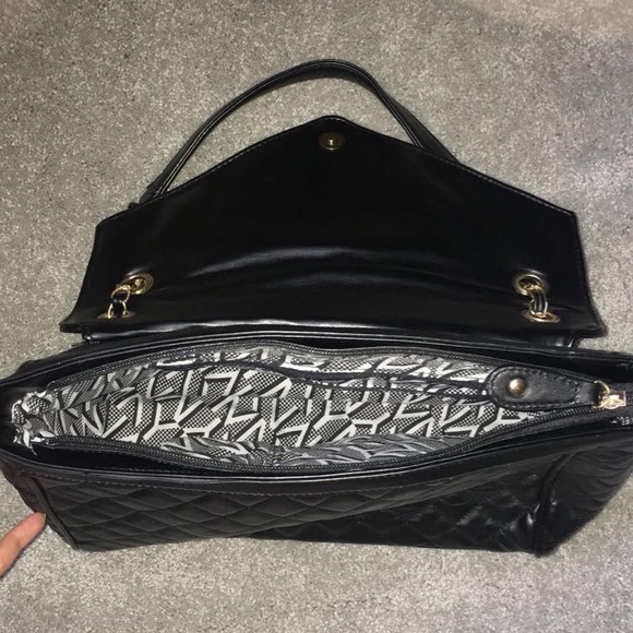 Black quilted purse - Picture 3 of 3