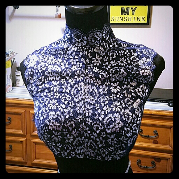 Victoria's Secret Metallic Bra - Picture 2 of 5