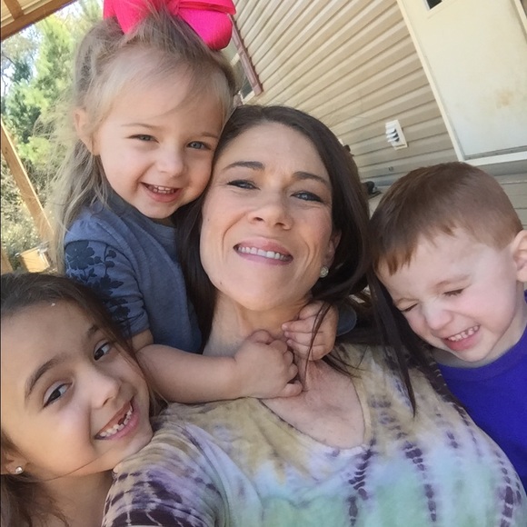 Meet your Posher, Kimberly - Picture 2 of 5