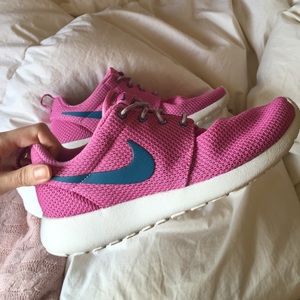 Nike Rosche Runs