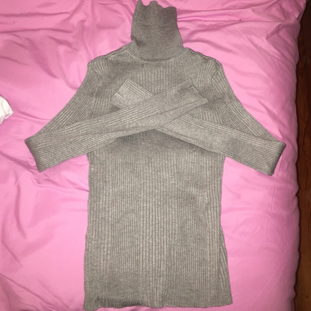 Brand new never worn Grey ribbed turtle neck!