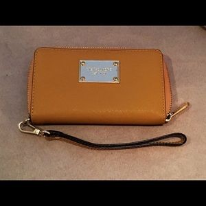 Michael Kors Wallet/Wristlet
