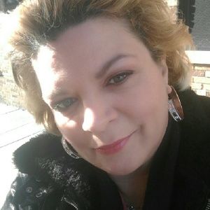 Meet your Posher, Ana