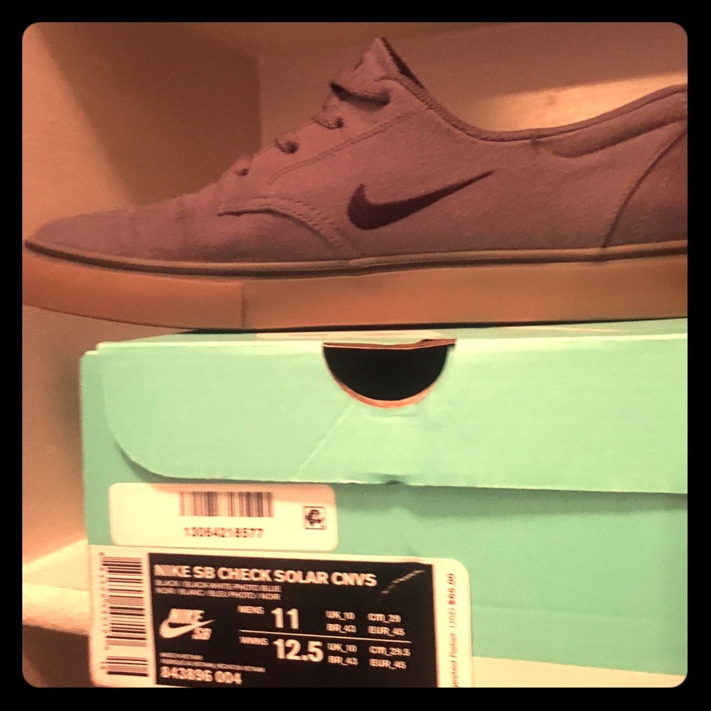 NIKE SB Clutch