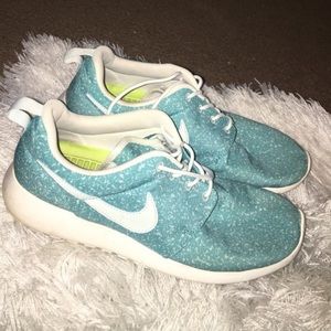 Nike Roshe - Blue and White