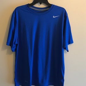 Men's Nike Dri-Fit Size L t-shirt.