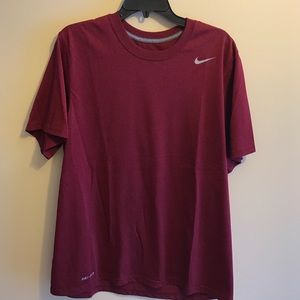 Men's Nike Dri-Fit Size L t-shirt.