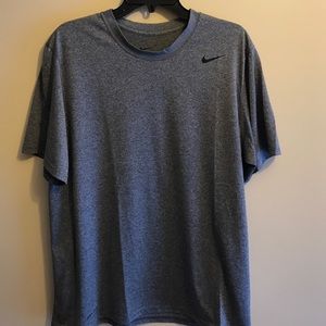 Men's Nike Dri-Fit Size L t-shirt.