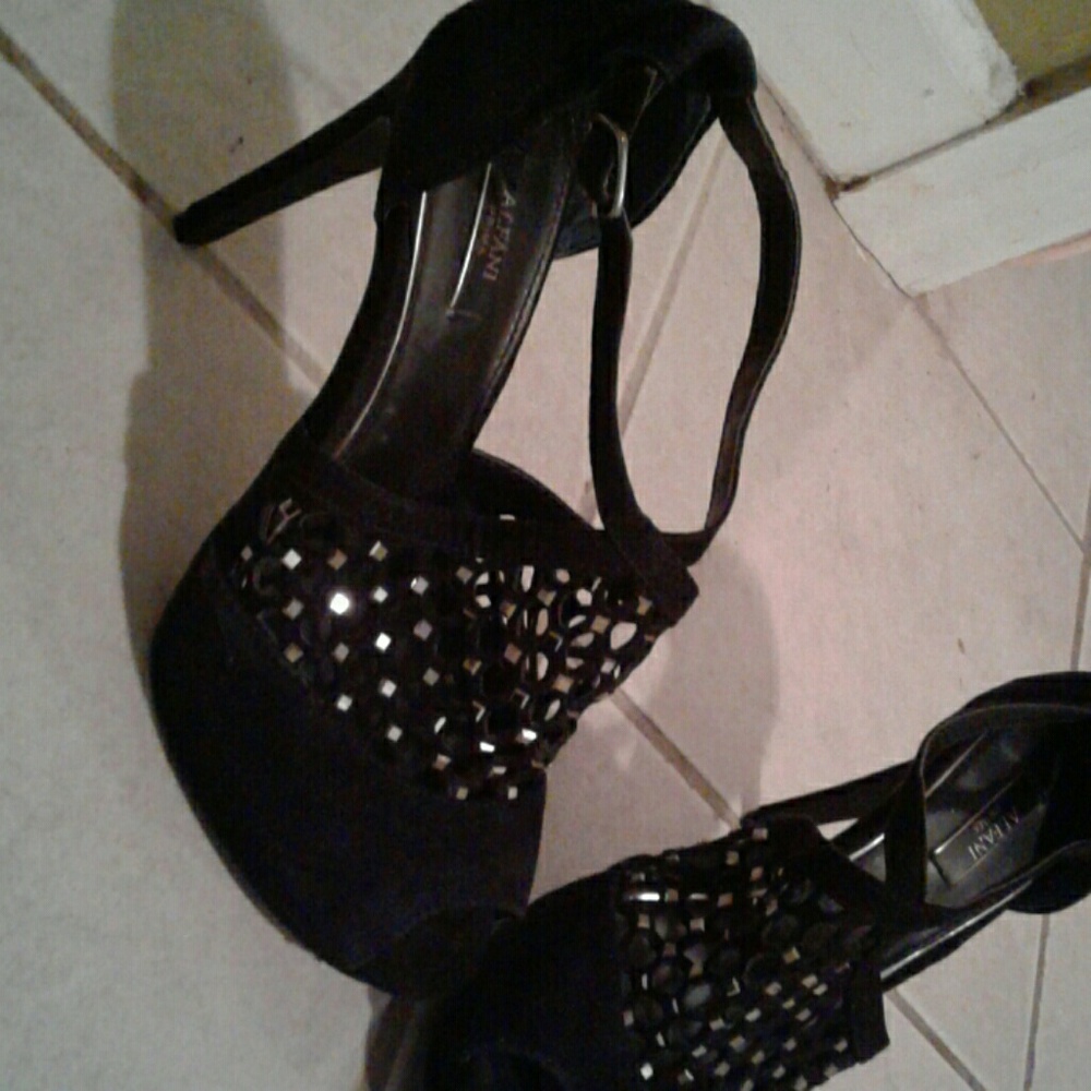 ❤ALFANI Suede Heels