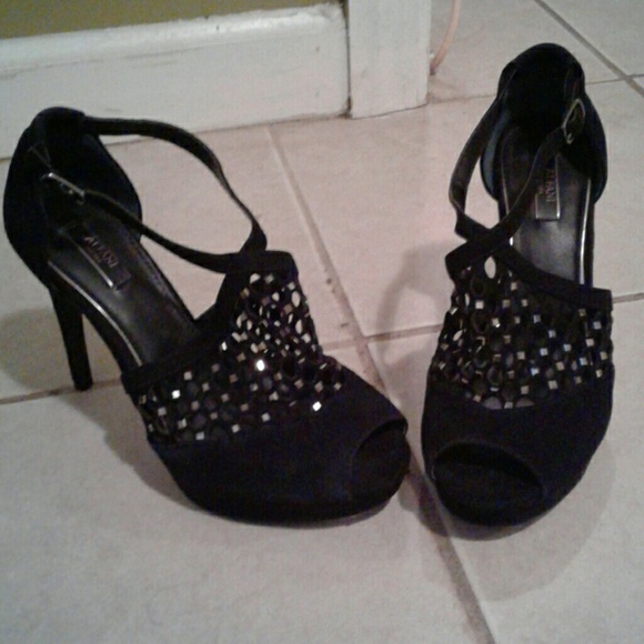 ❤ALFANI Suede Heels - Picture 2 of 3