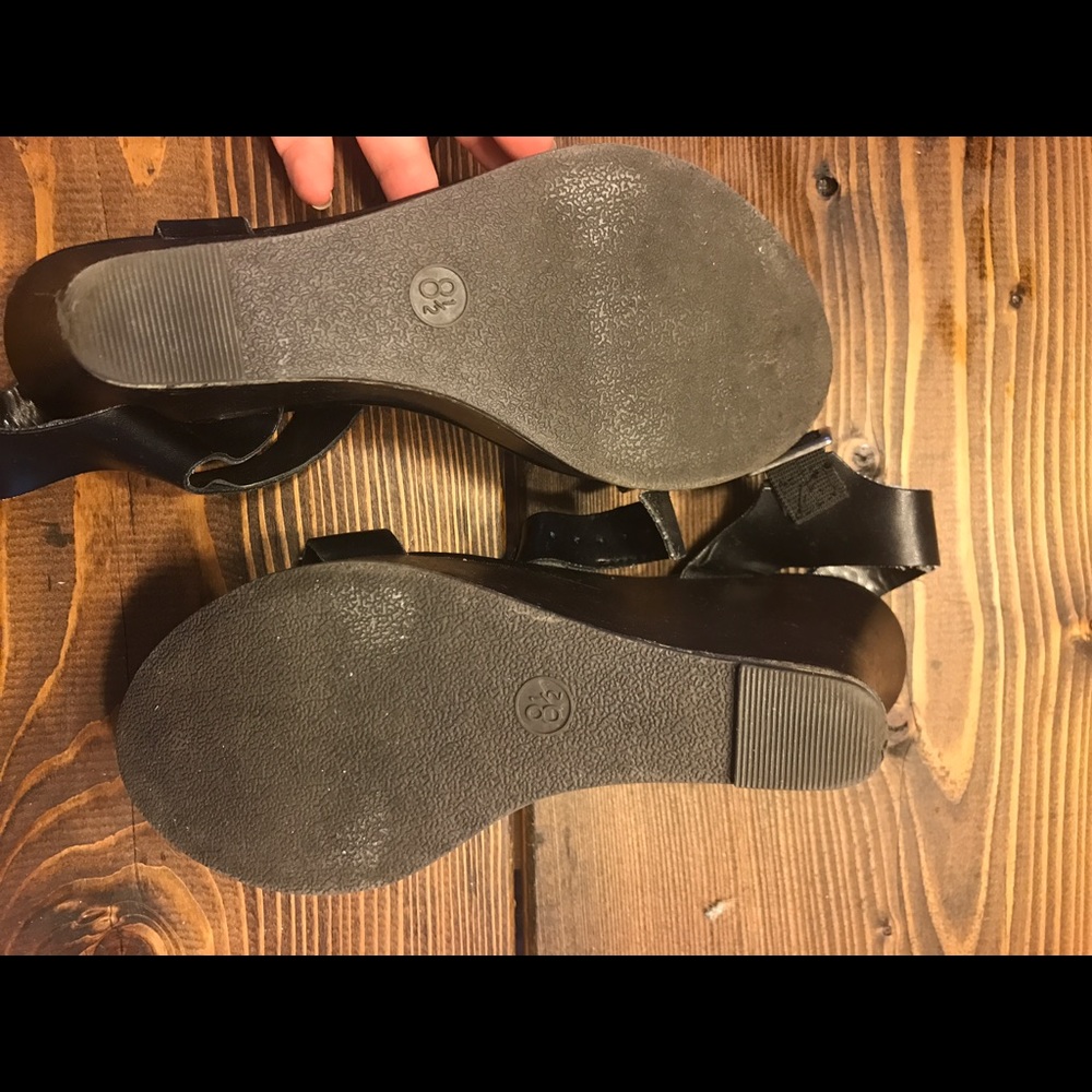 Sandal - Picture 3 of 3