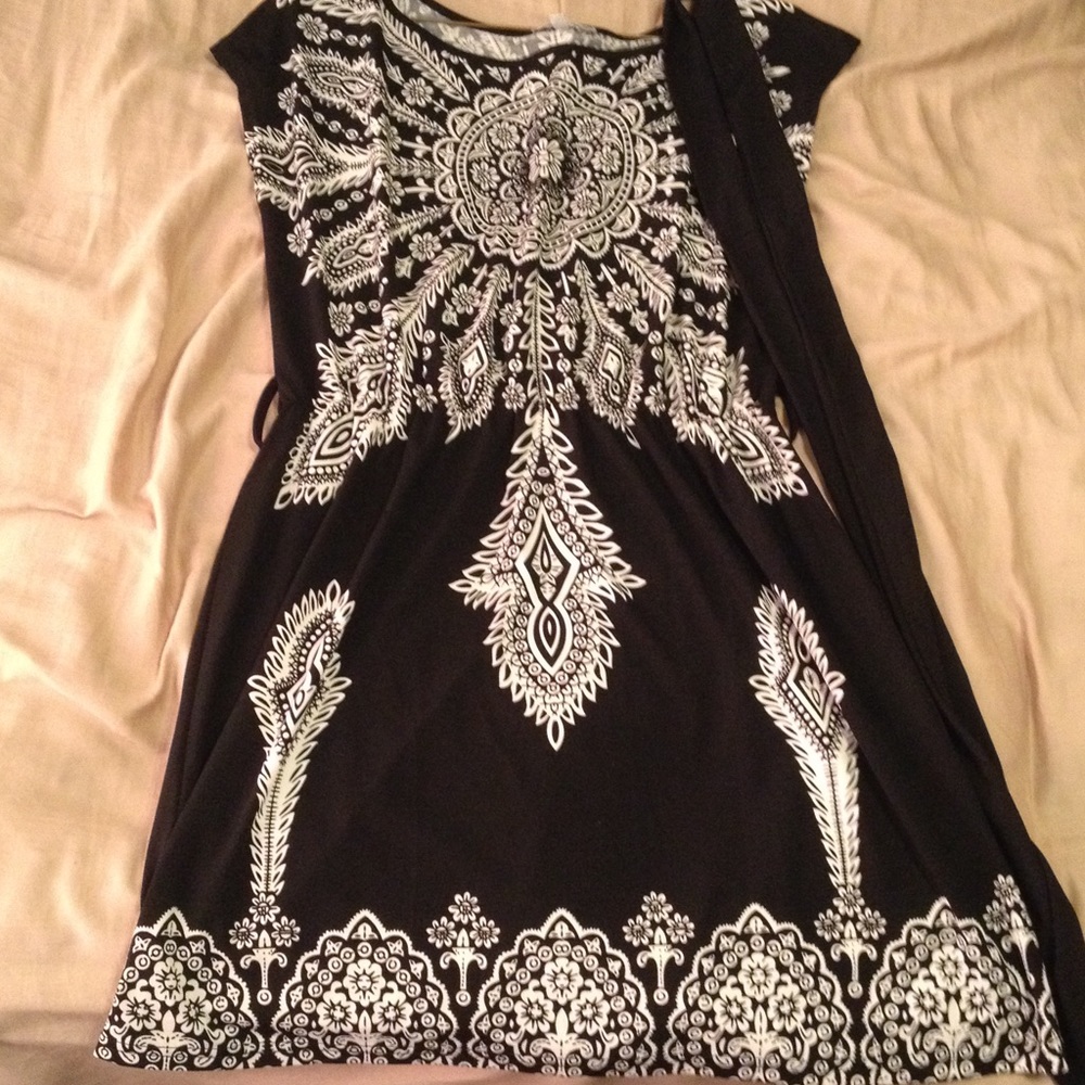 Black and white patterned tie around waist dress
