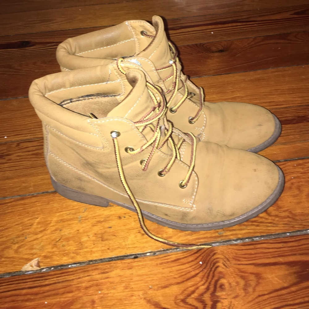 Used Madden girl boots