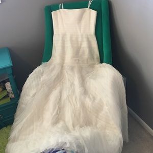 BCBG White wedding gown - Size 12