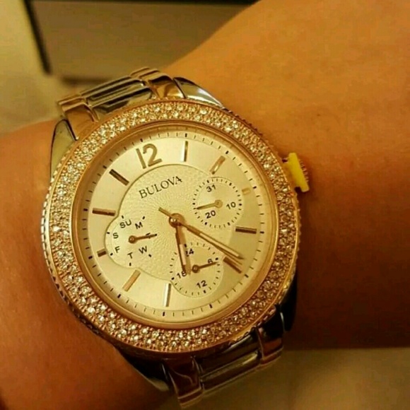 Big sale,Bulova Crystal Multifunction watch - Picture 4 of 4