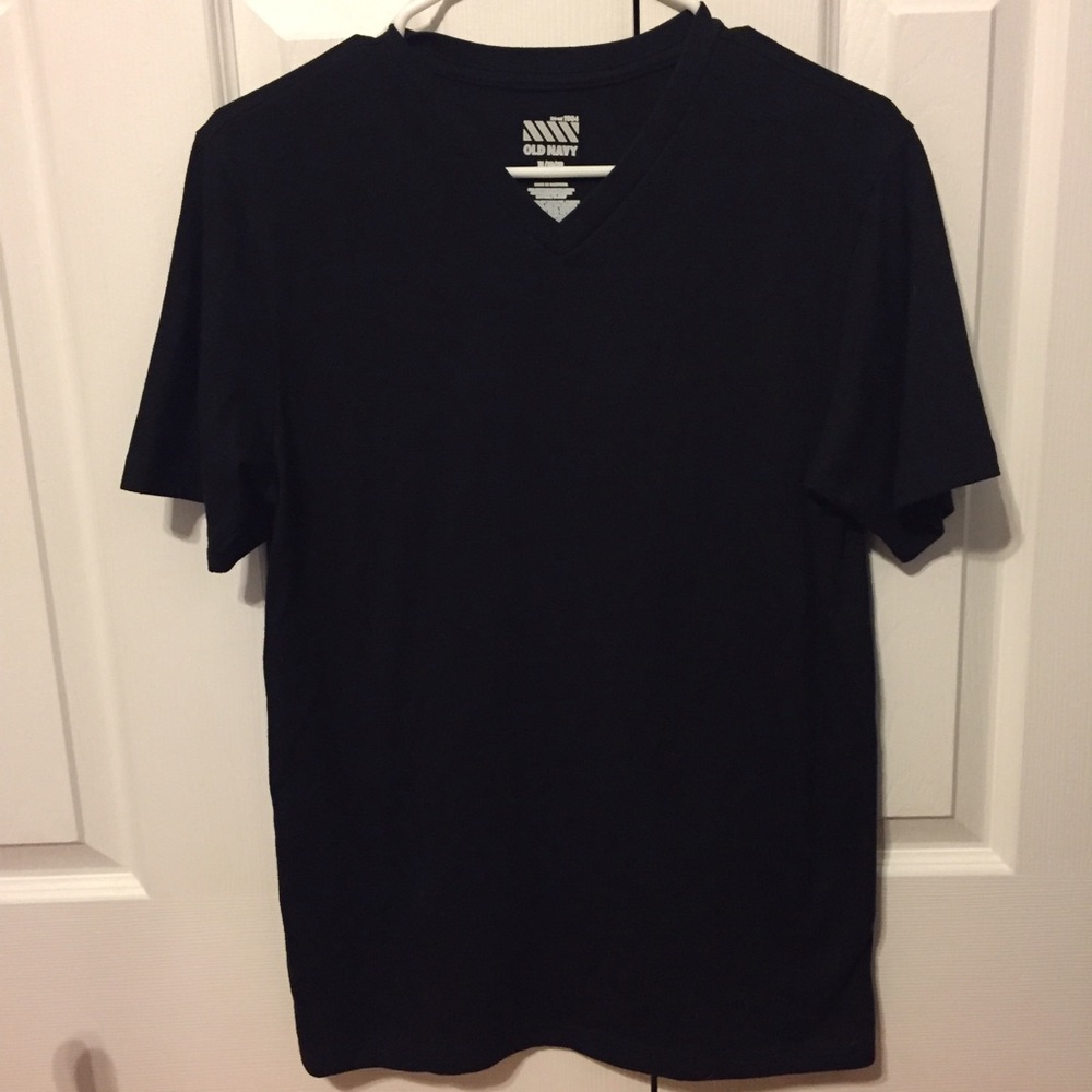 ✨Old Navy Boys V-Neck T-Shirt Size XL✨