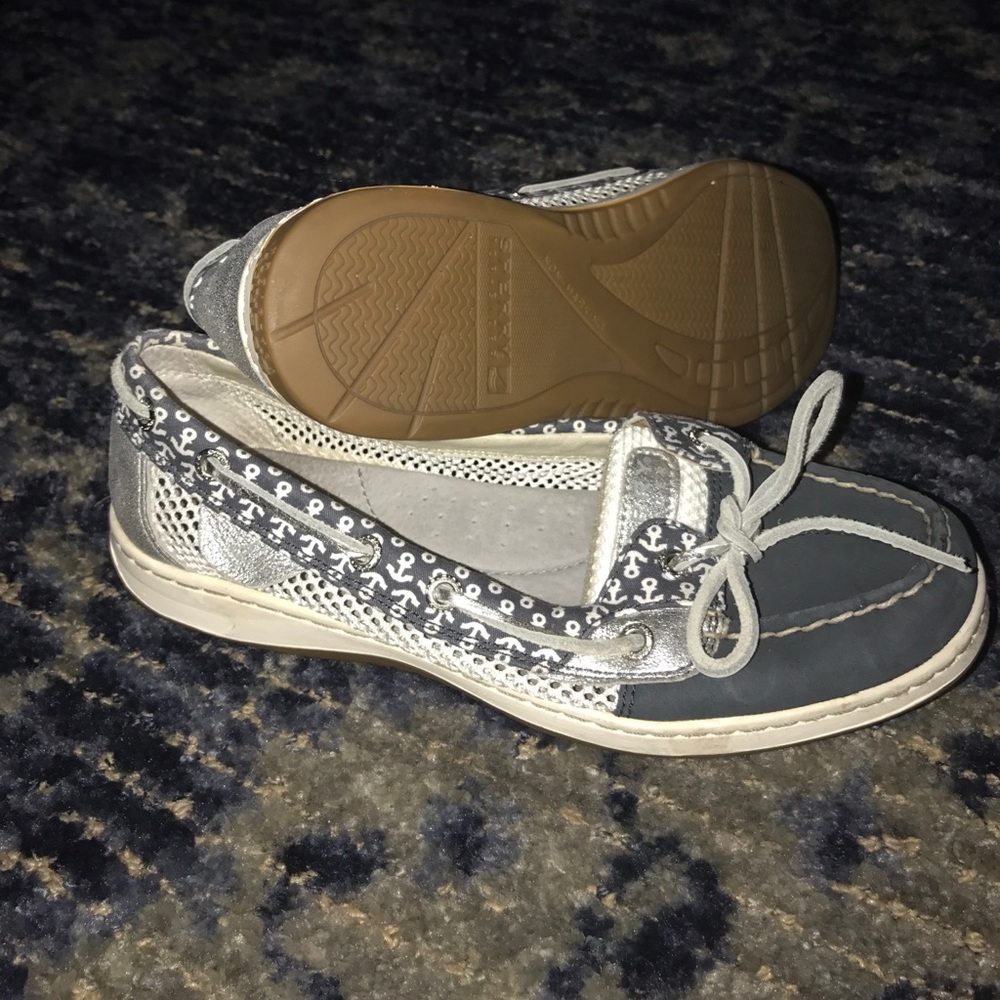 Women's sperrys size 8